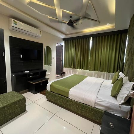 Prime View Hotel Ahmedabad Extérieur photo