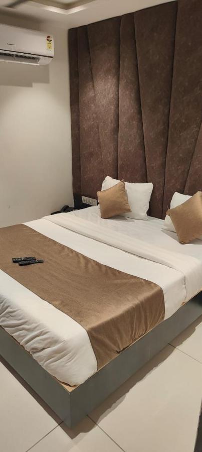 Prime View Hotel Ahmedabad Extérieur photo