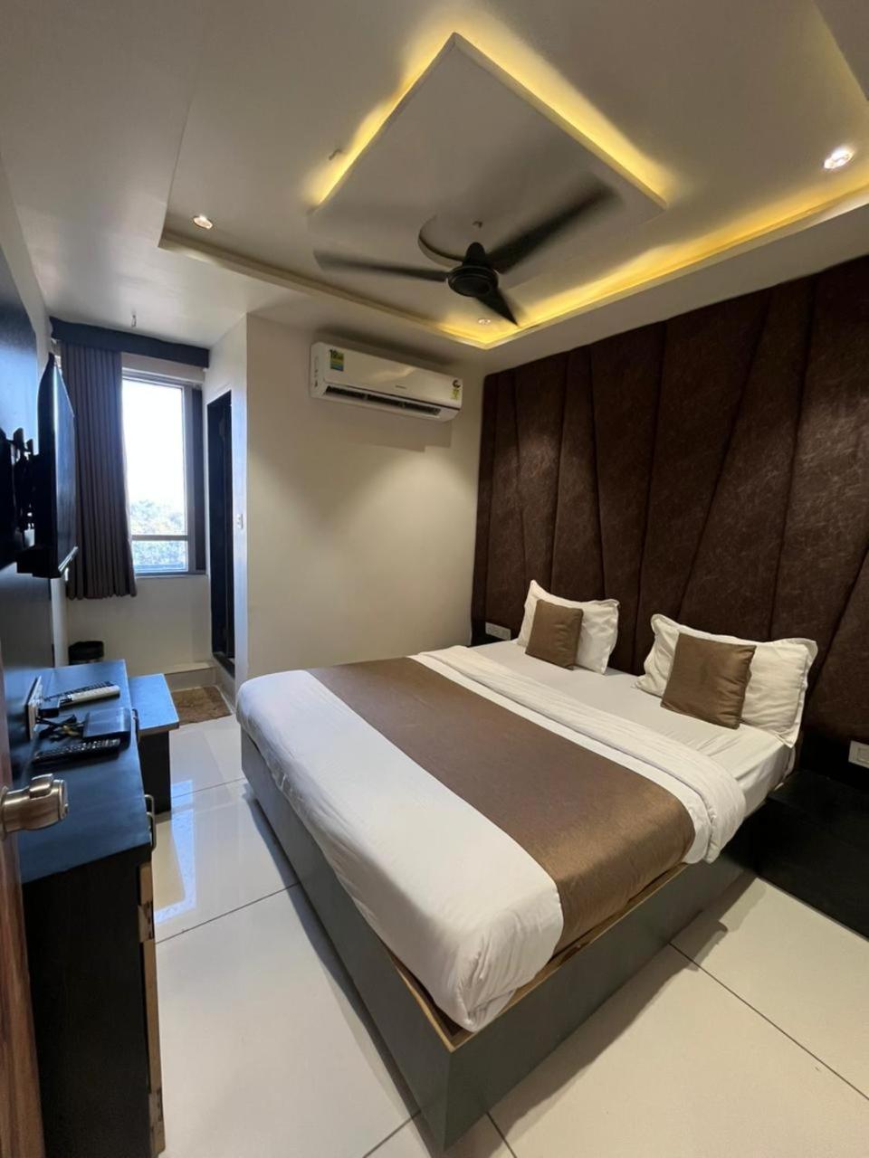 Prime View Hotel Ahmedabad Chambre photo
