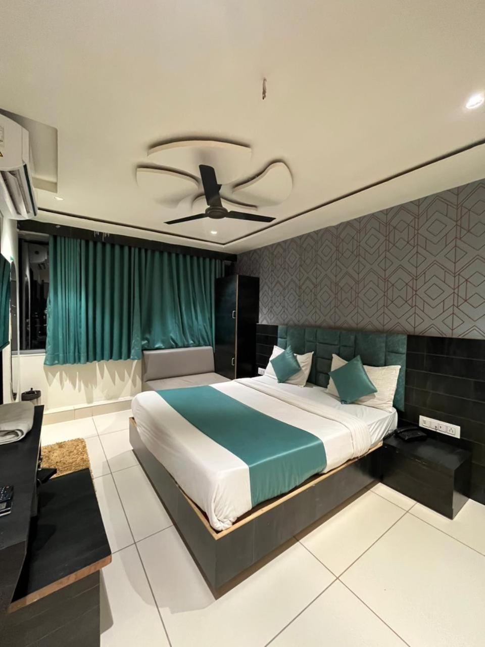Prime View Hotel Ahmedabad Chambre photo