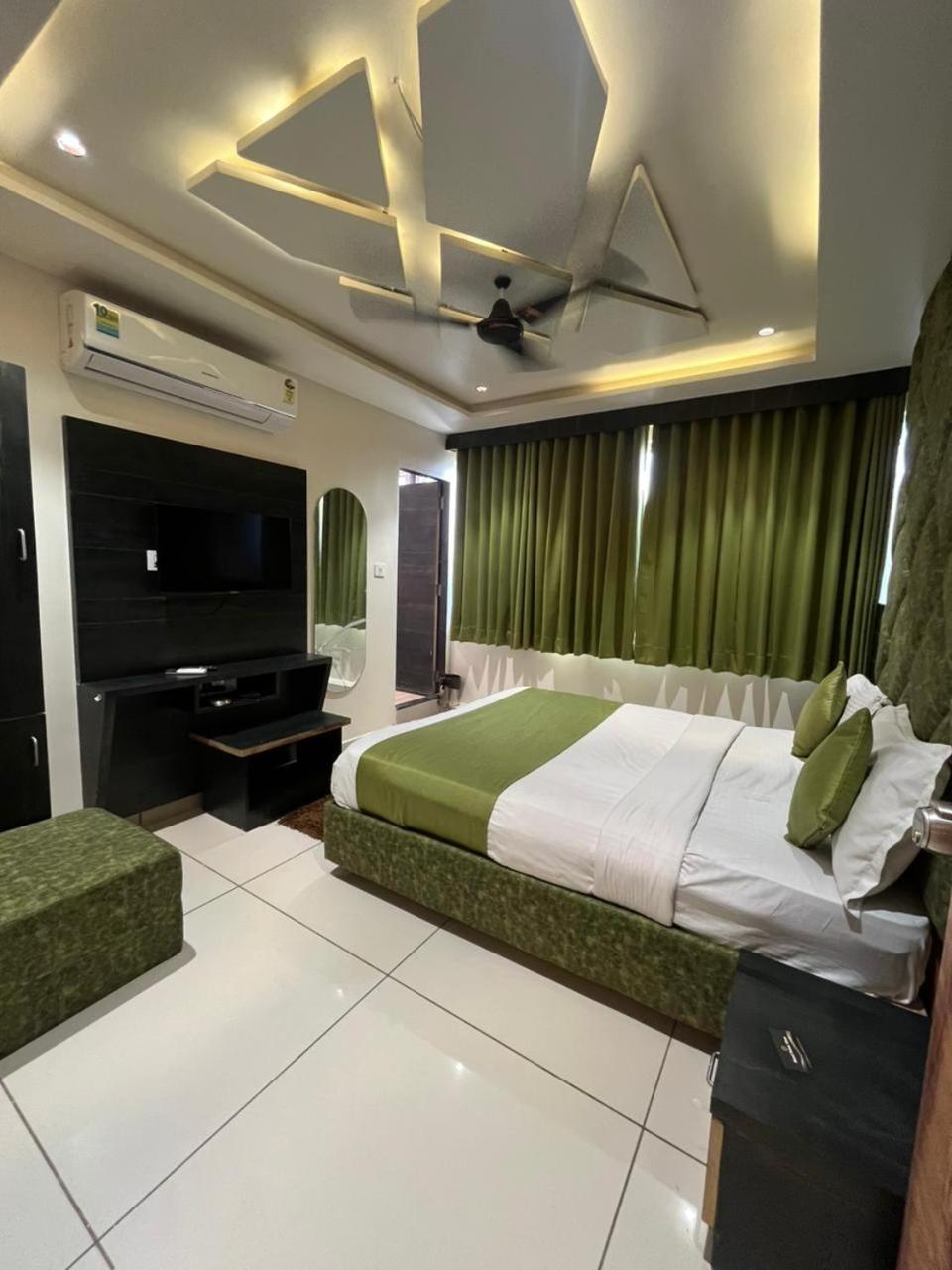 Prime View Hotel Ahmedabad Extérieur photo